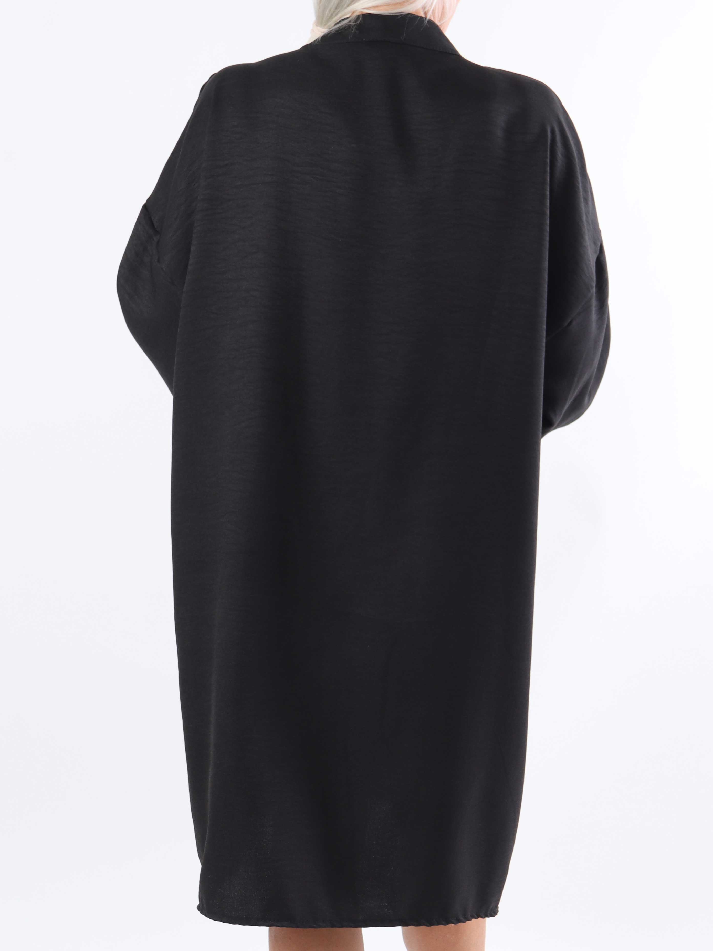 Cassia Plain - Plus size tunikakjole med flæser ved brystet